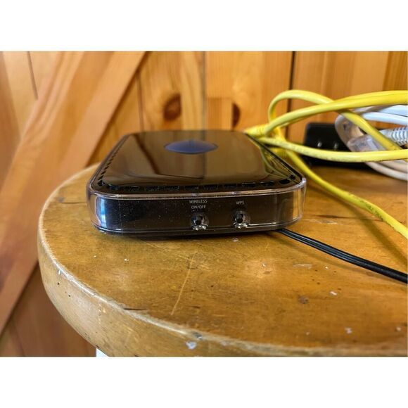 NETGEAR N600 Wireless Dual Band Gigabit Modem Router WNDR3400v3 (0743) - Picture 3 of 7